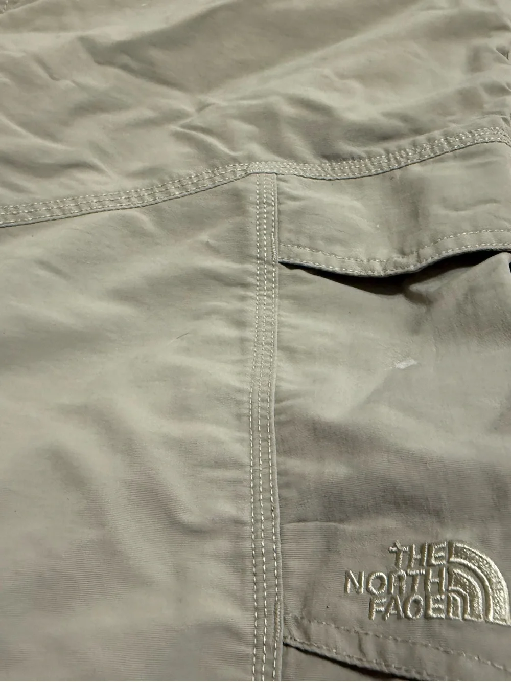 The North Face Mens Khaki Brown Cargo Shorts! 2XL 44x11
